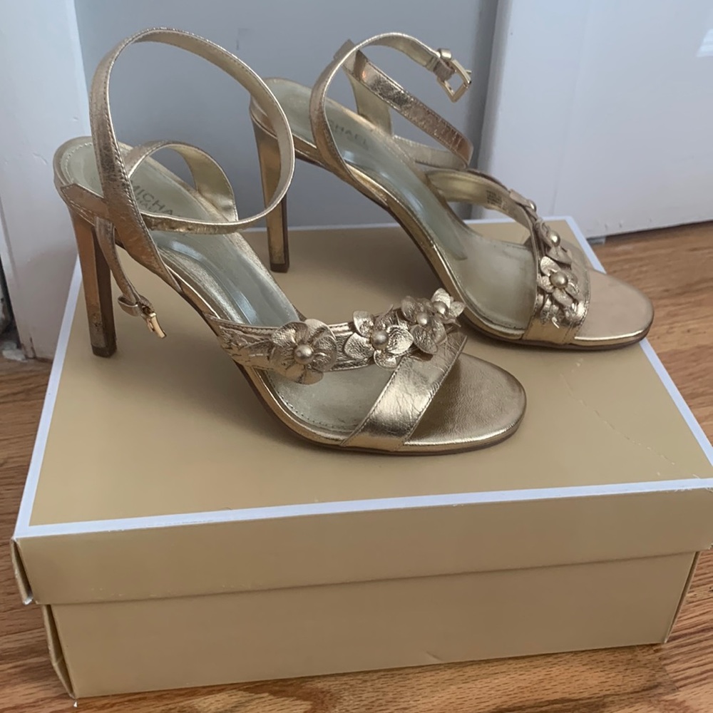 Michael Kors Tricia sandal size 6.5 Pale Gold women’s